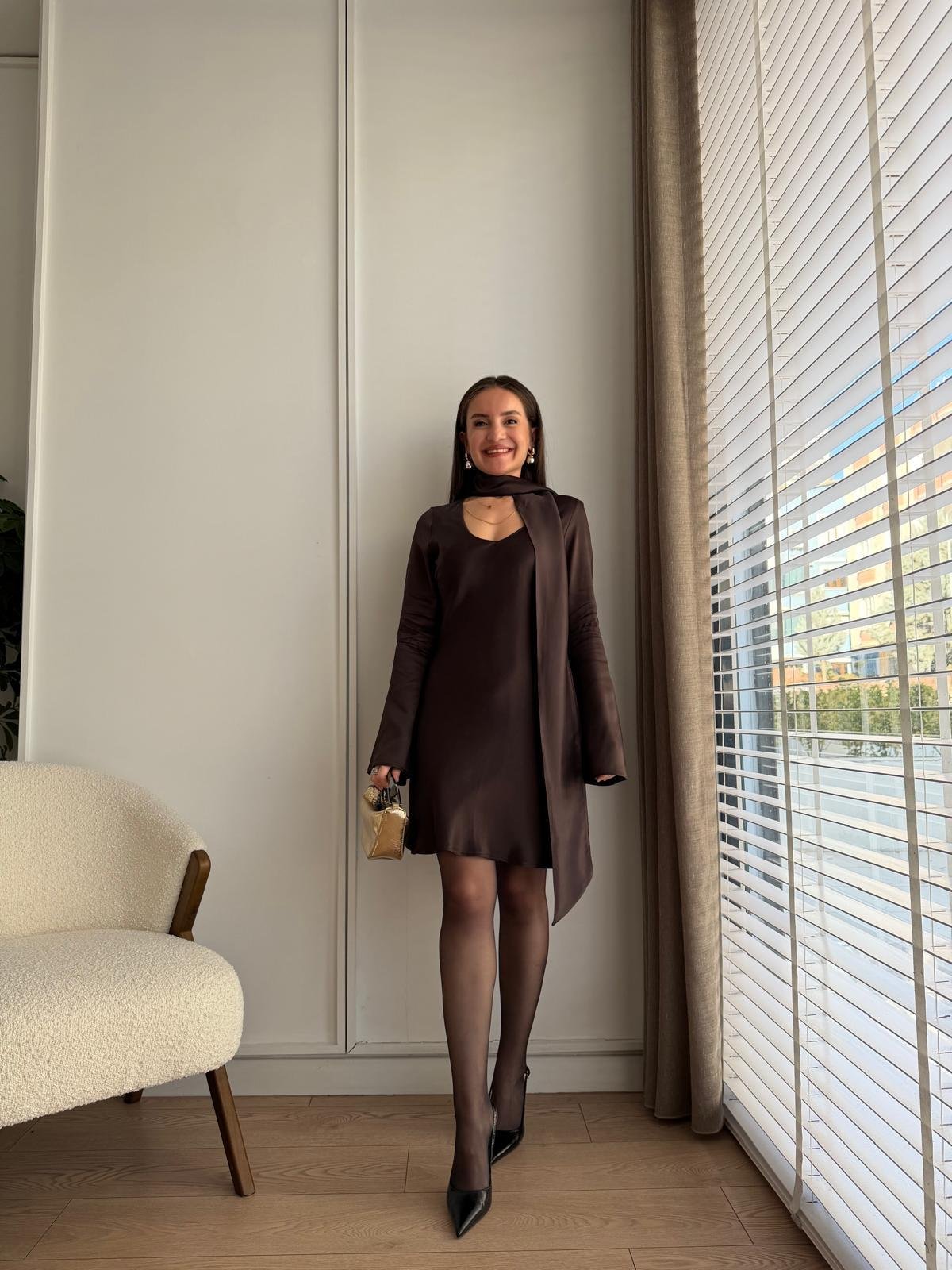 Kahve rengi Fular Detaylı Mini Boy Saten Elbise 7778