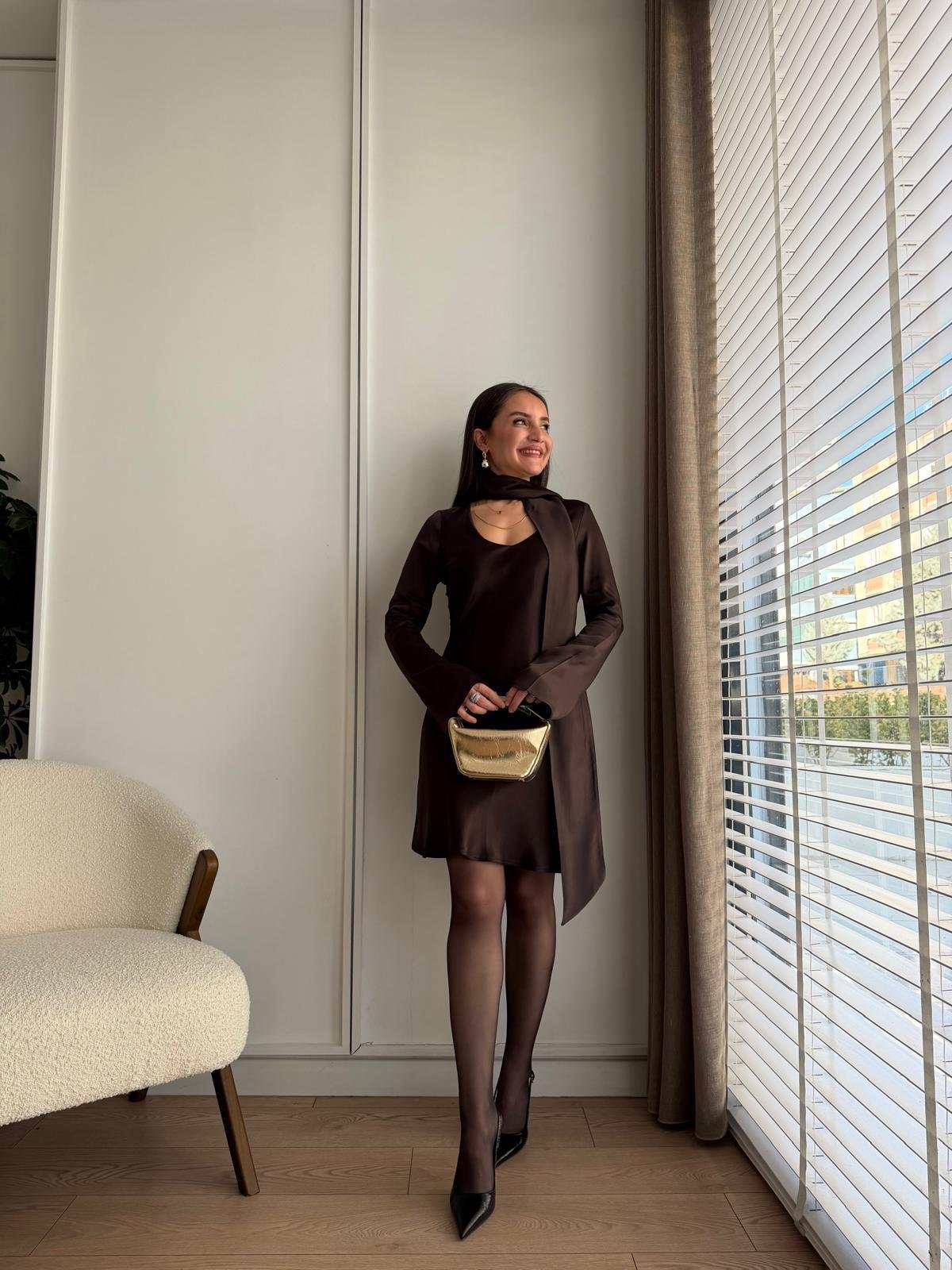 Kahve rengi Fular Detaylı Mini Boy Saten Elbise 7778