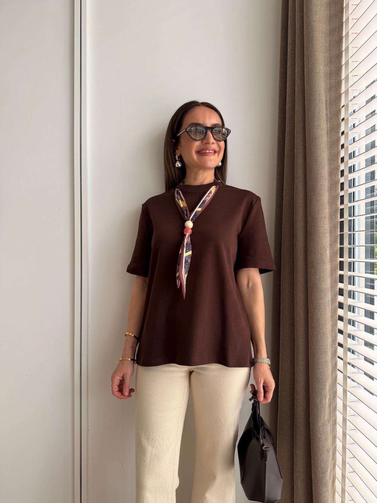 Kahve rengi Fularlı Bisiklet Yaka Tshirt 2316