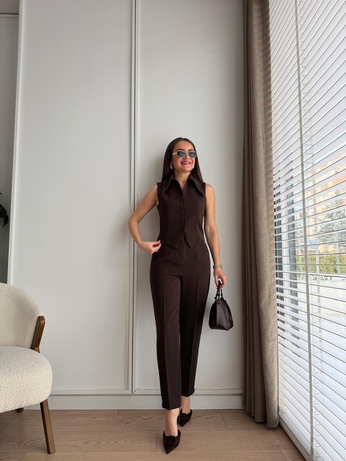 Kahve rengi Geniş Yaka Düğmeli Yelek Pantolon Takım 8895