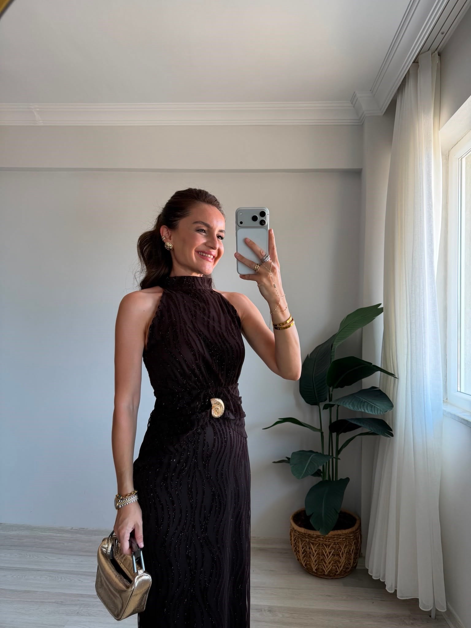 Kahve rengi Gold Tokalı Sim Floklu Halter Yaka Elbise 4023