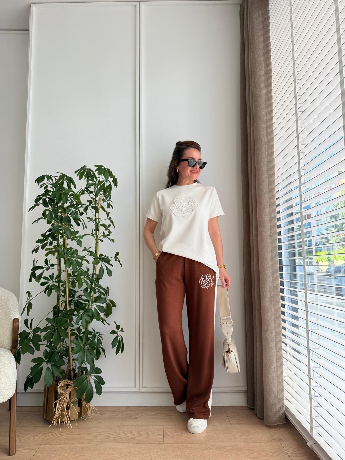 Kahve rengi Gül Nakışlı Modal Kumaş Takım 2233