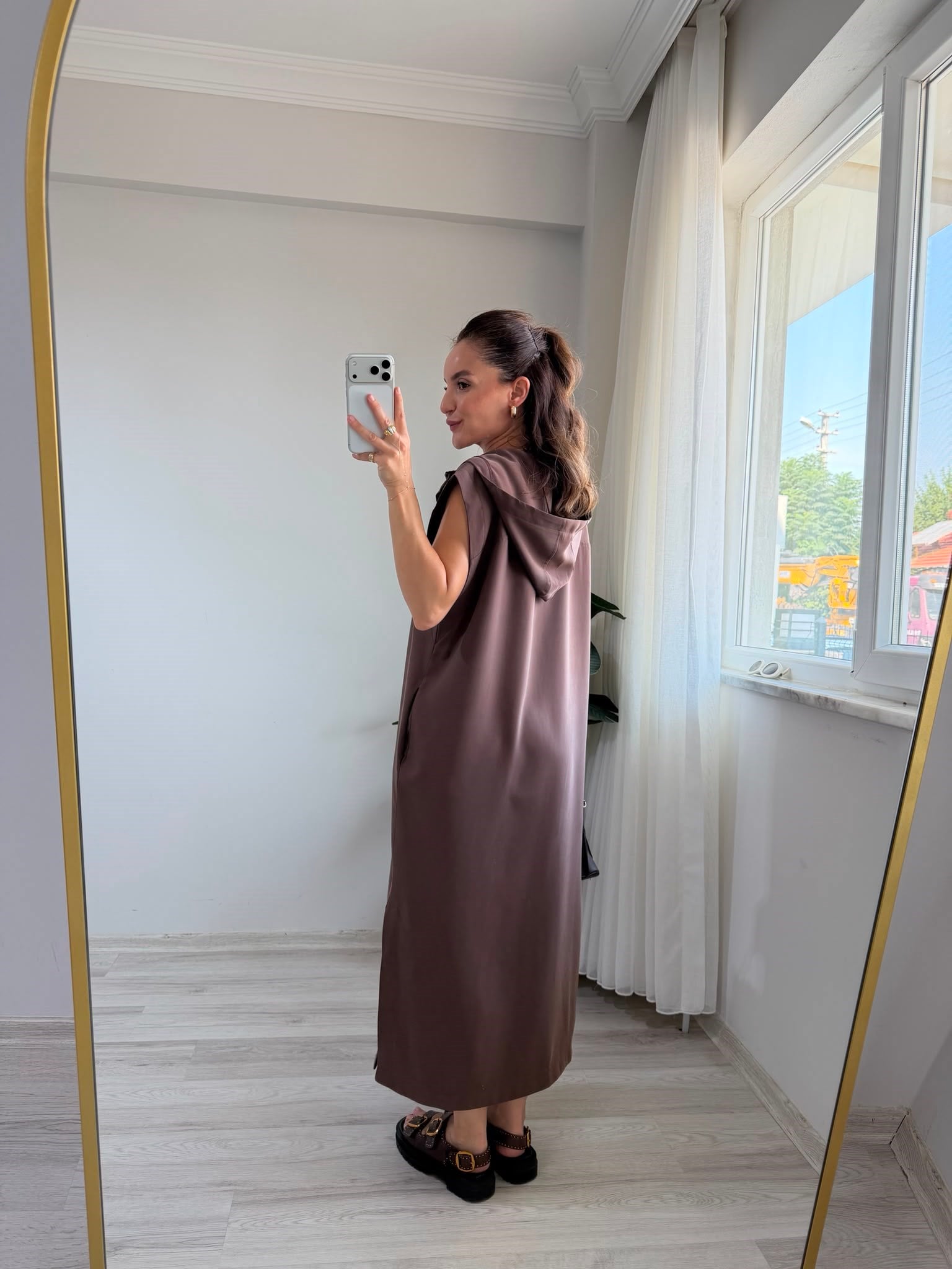 Kahve rengi Kapşonlu Sıfır Kol Tensel Elbise 4155