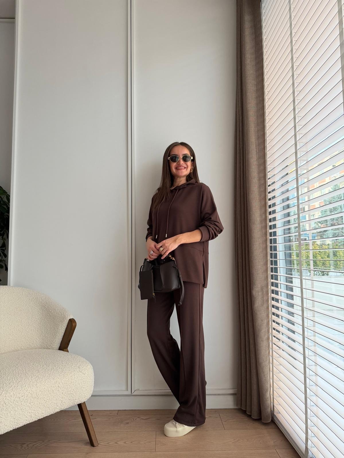 Kahve rengi Kapüşonlu Yanları Yırtmaçlı Modal Takım 2130