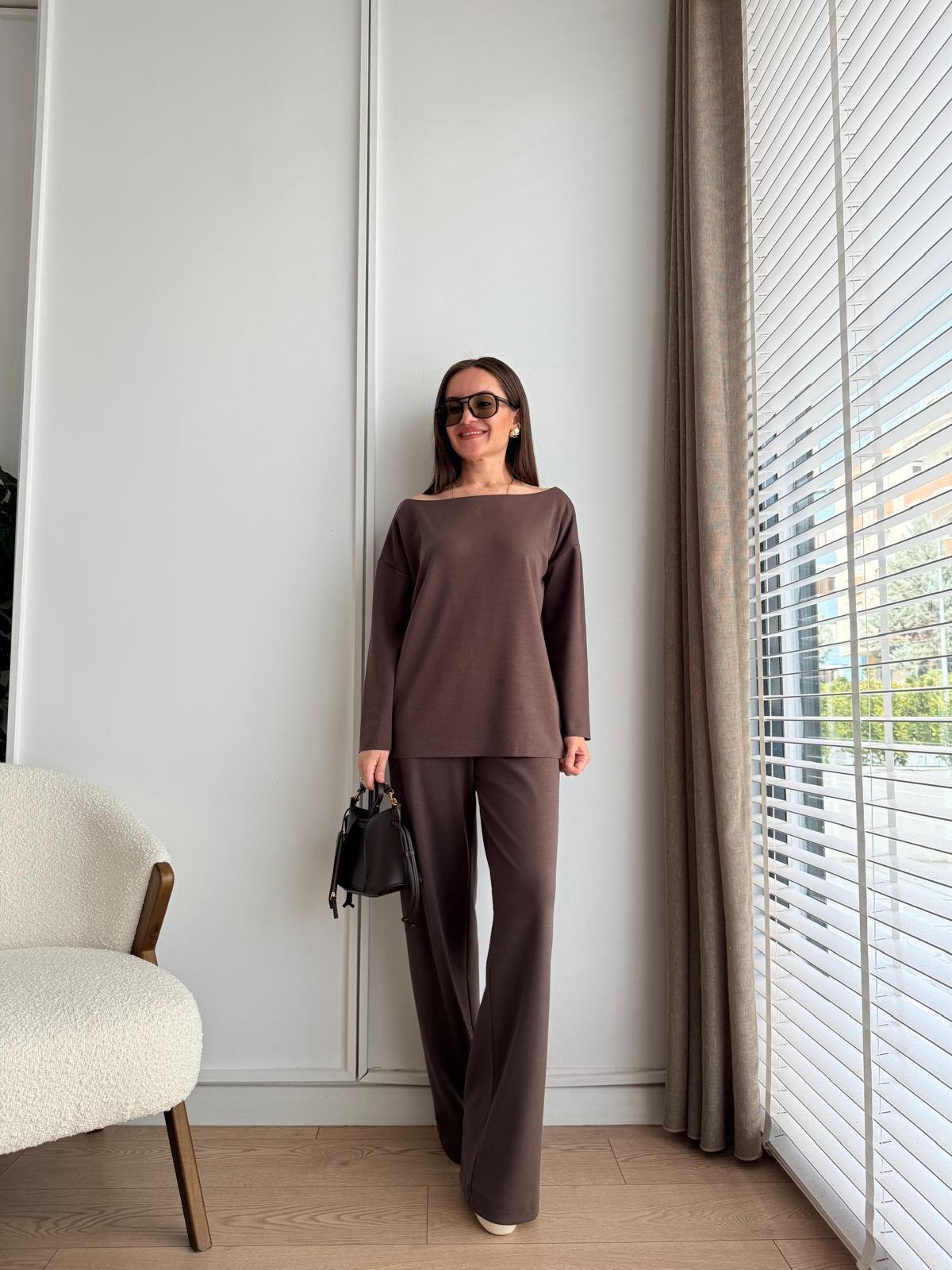 Kahve rengi Kayık Yaka Modal Kumaş Bluz Pantolon Takım 255335