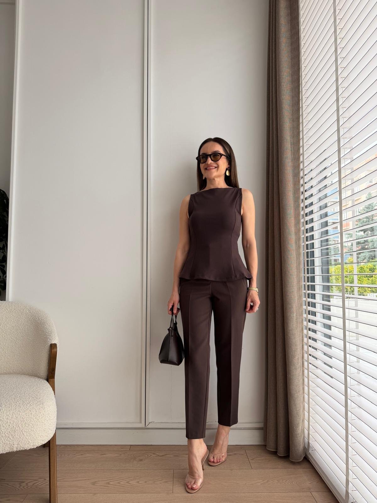 Kahve rengi Kayık Yaka Peplum Bluz 21001