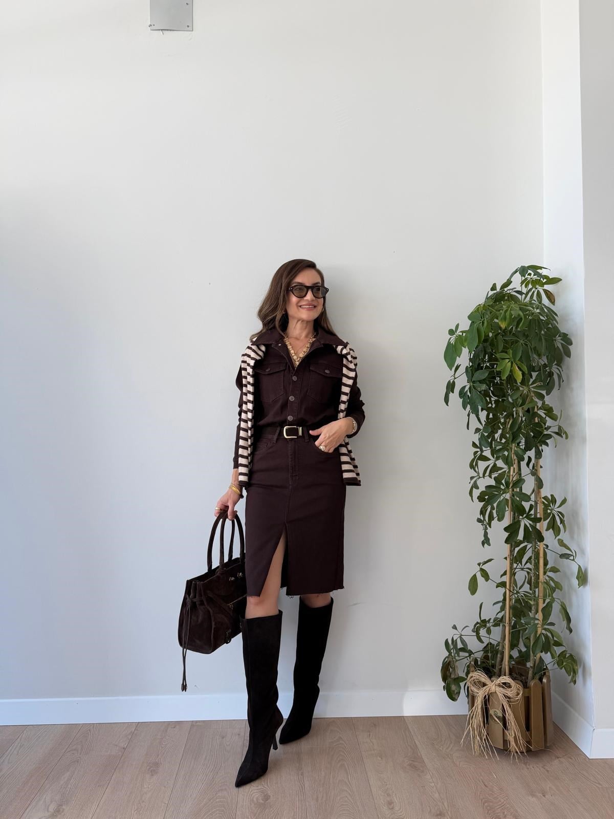 Kahve rengi Kemerli Yırtmaçlı Jean Elbise 3087