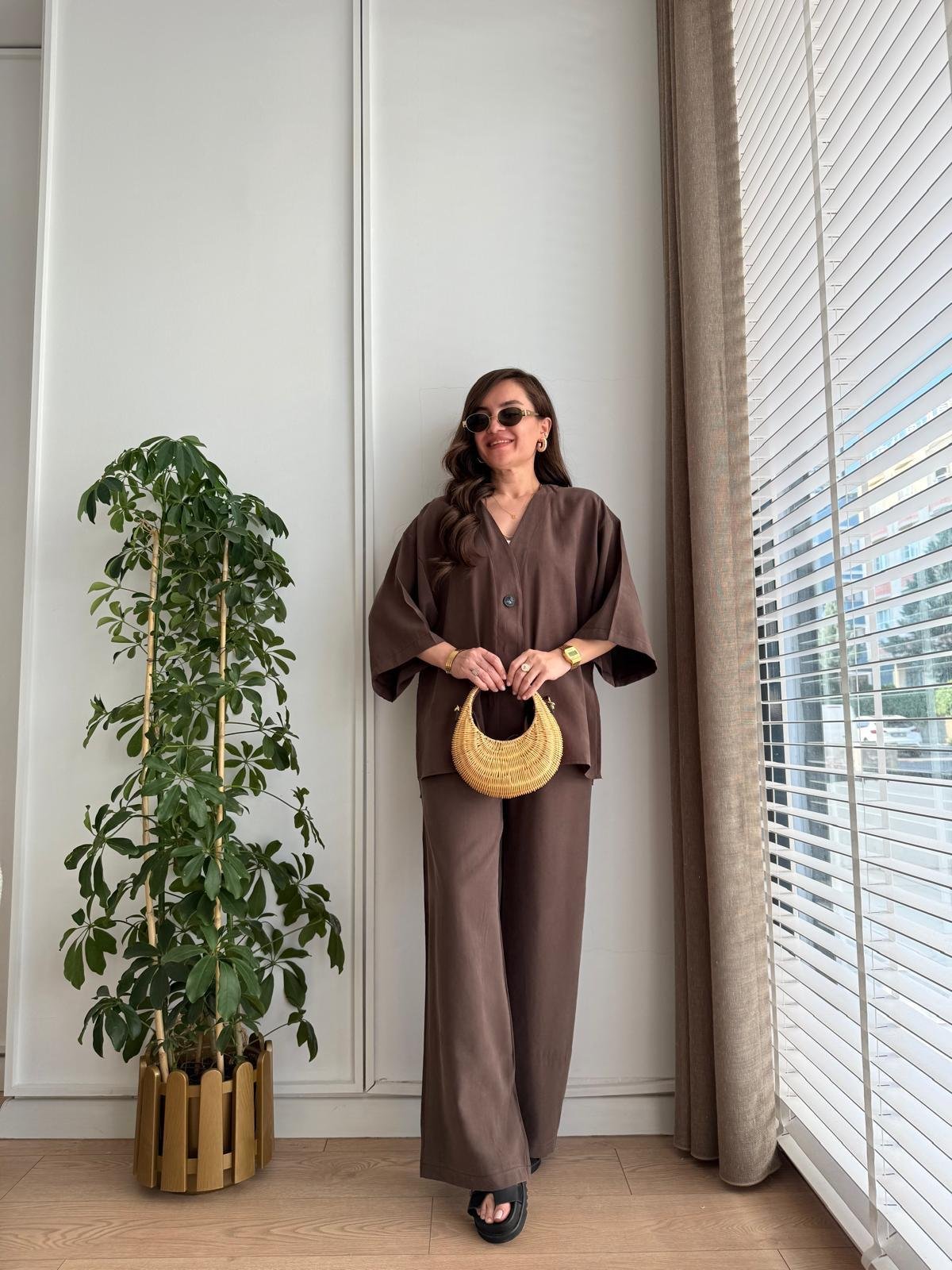 Kahve rengi Kruvaze Yaka Düğmeli Kimono Takım 1121