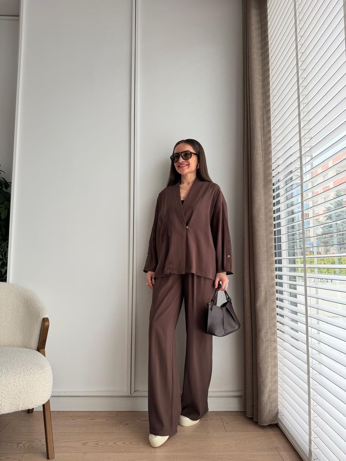 Kahve rengi Kruvaze Yaka Tek Düğmeli Tensel Takım 51260