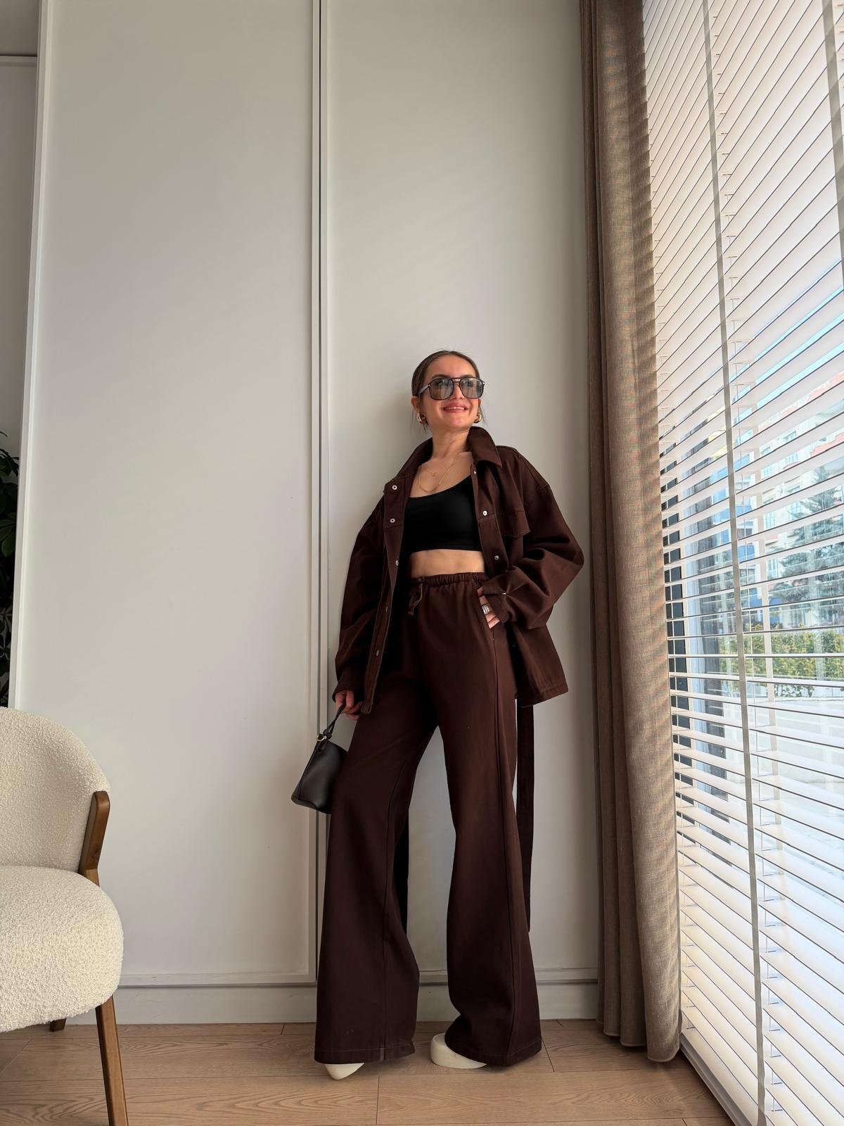 Kahve rengi Kuşaklı Çıtçıt Düğmeli Gabardin Takım 8897