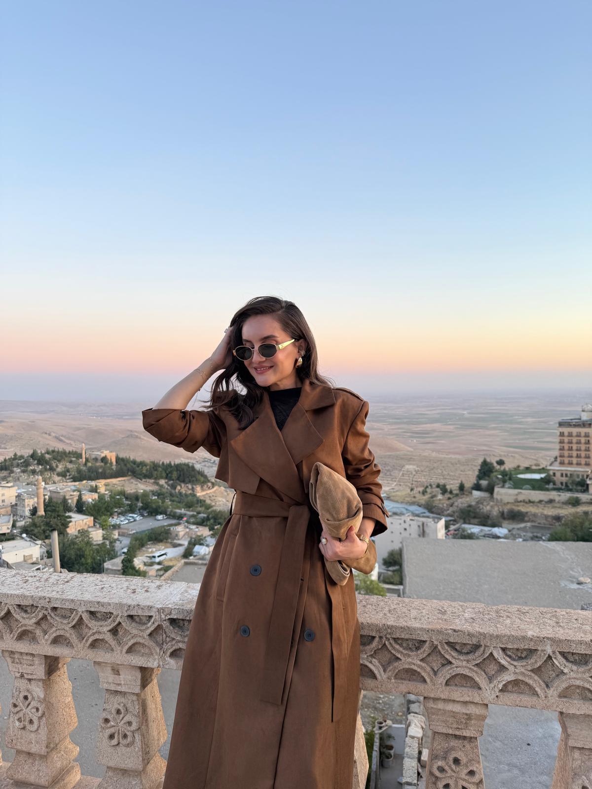 Kahve rengi Kuşakllı Süet Uzun Trençkot 10086