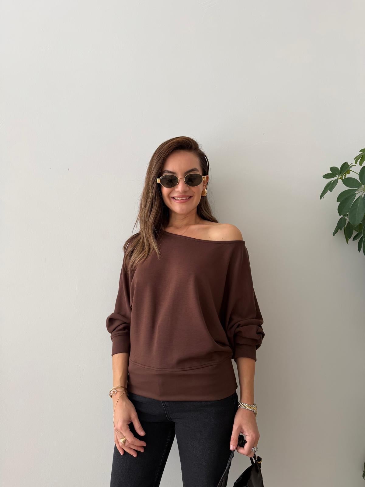 Kahve rengi Modal Kumaş Kayık Yaka Sweatshirt K142