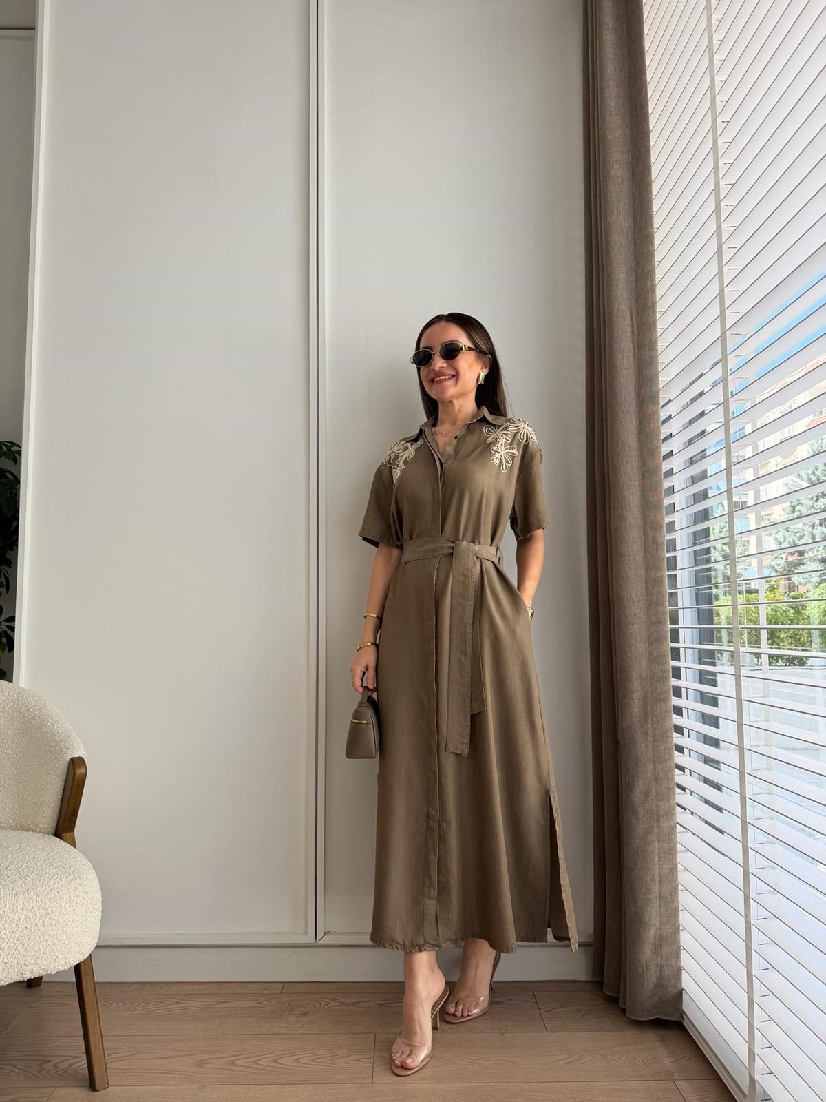 Kahve rengi Nakış Detaylı Kuşaklı Gömlek Elbise 4399