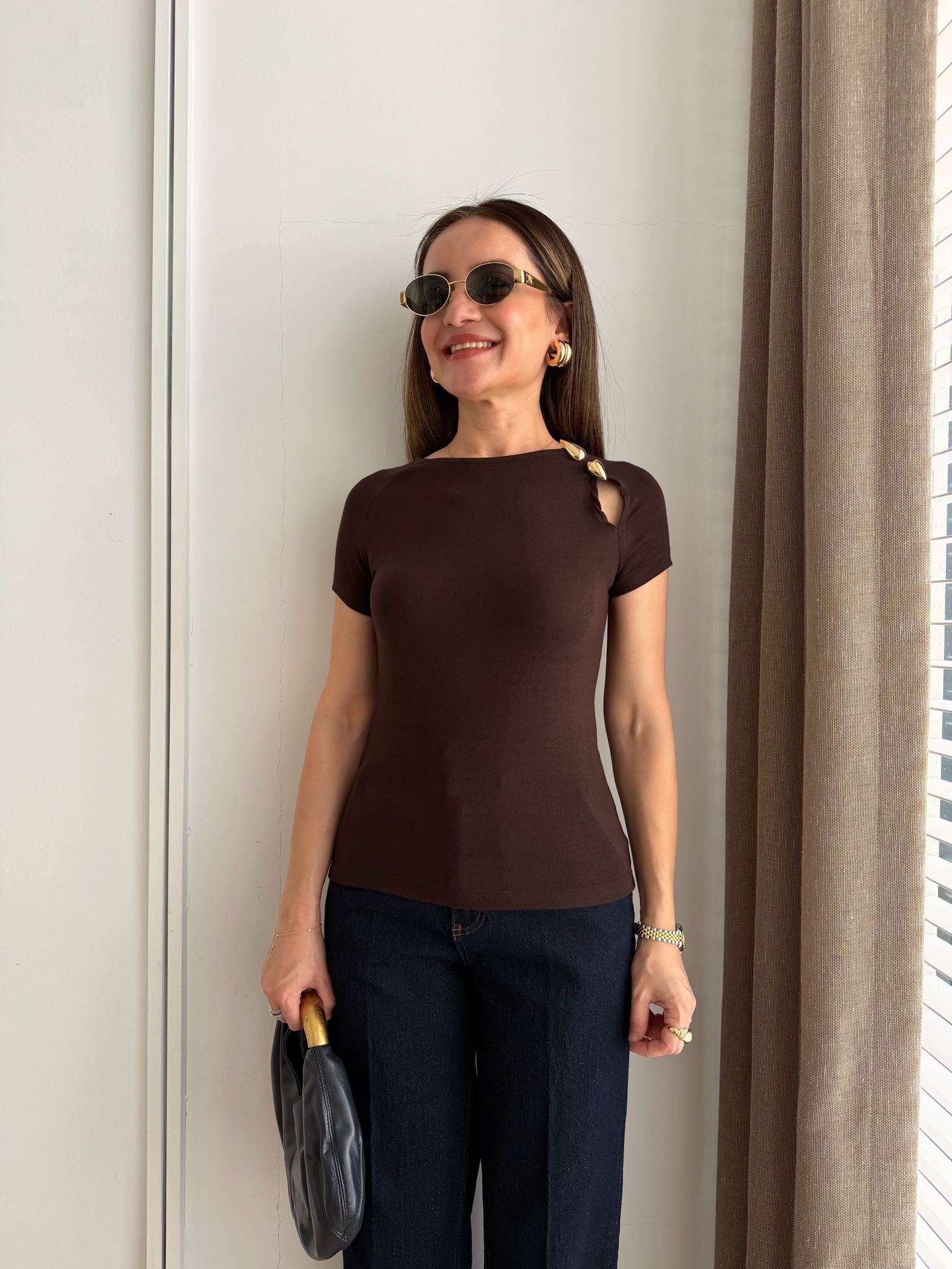 Kahve rengi Omuz Dekolteli Aksesuarlı Bluz 261032