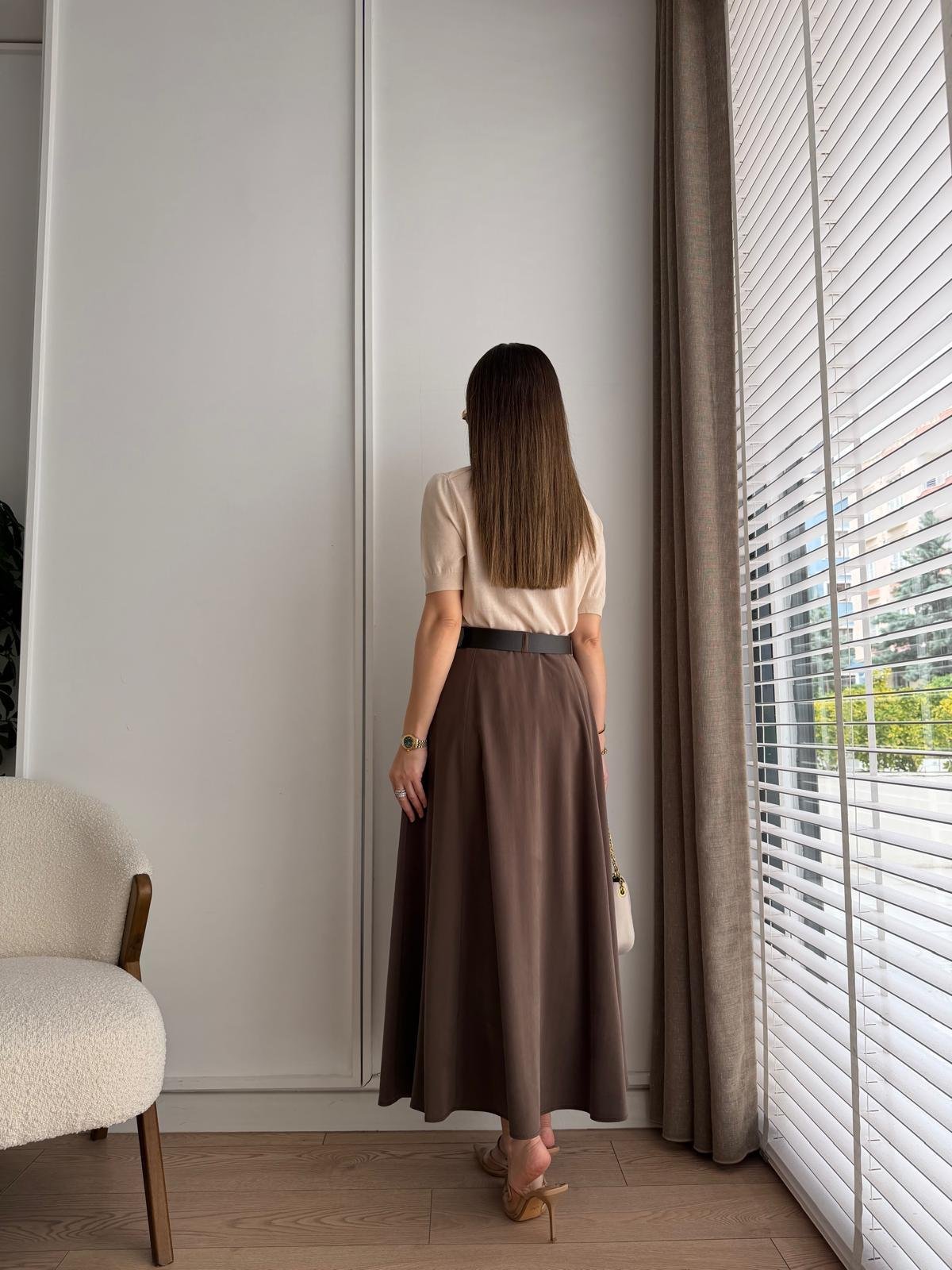 Kahve rengi Önü Pileli Kemerli Dokuma Etek 8115