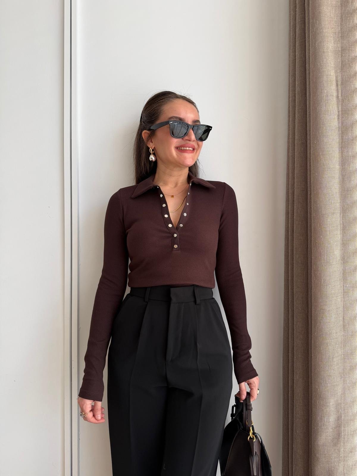 Kahve rengi Polo Yaka Çıtçıtlı Kaşkorse Bluz 17276