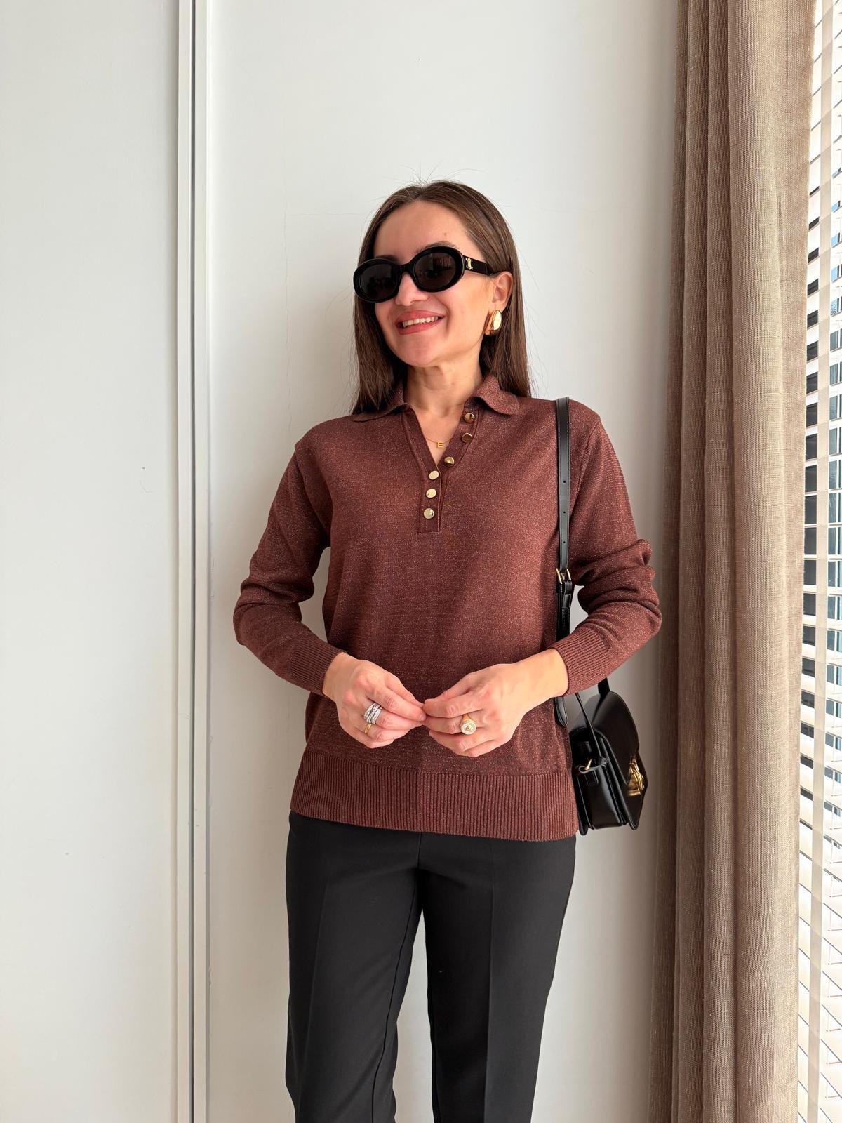 Kahve rengi Polo Yaka Gold Düğmeli Simli Triko Bluz 251133