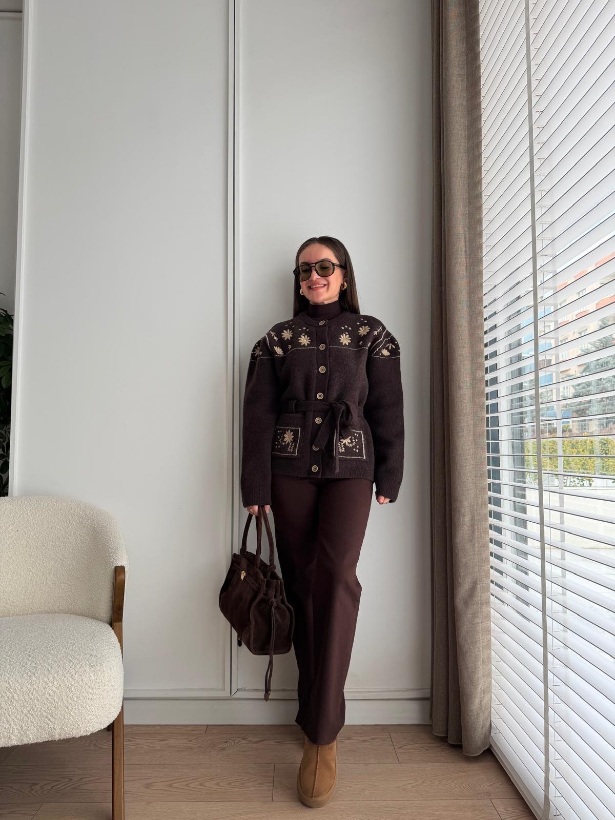 Kahve rengi Premıum Nakış Detaylı Kuşaklı Hırka 9019