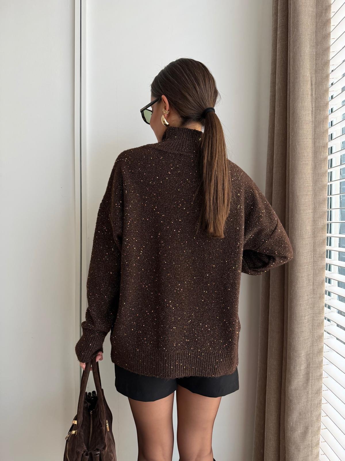 Kahve rengi Pullu Sim Geçişli Kazak 7783