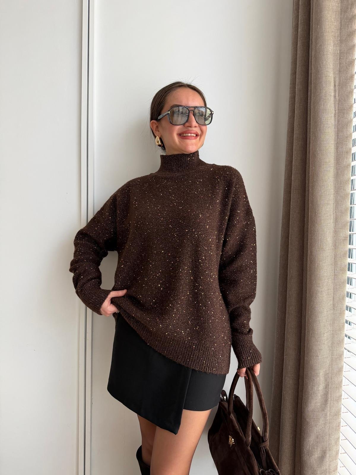 Kahve rengi Pullu Sim Geçişli Kazak 7783
