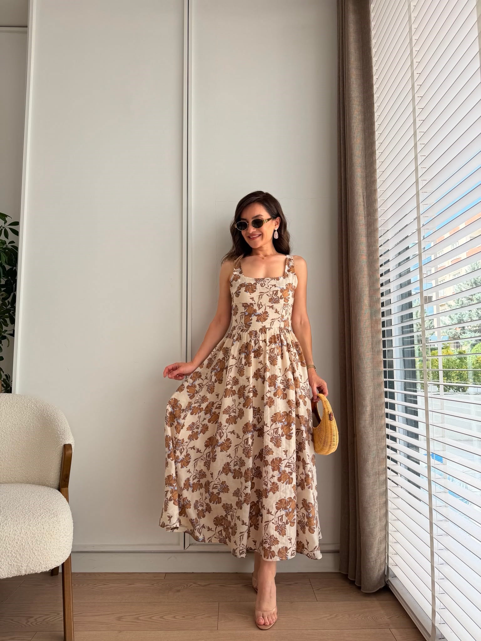 Kahve rengi U Yaka Desenli Elbise 8579