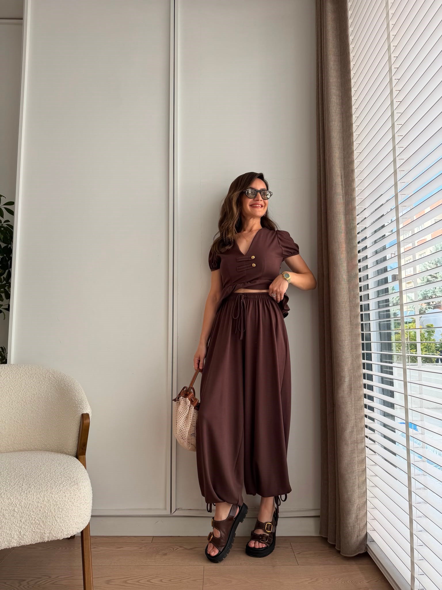 Kahve rengi V Yaka Peplum Bluz Şalvar Takım 4165