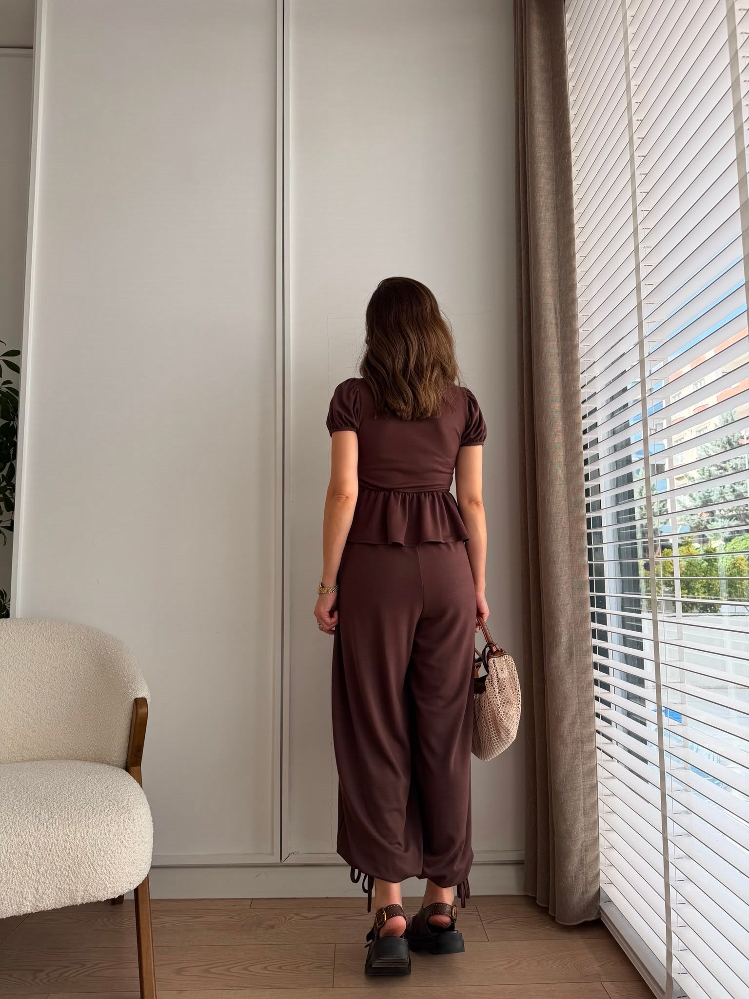 Kahve rengi V Yaka Peplum Bluz Şalvar Takım 4165