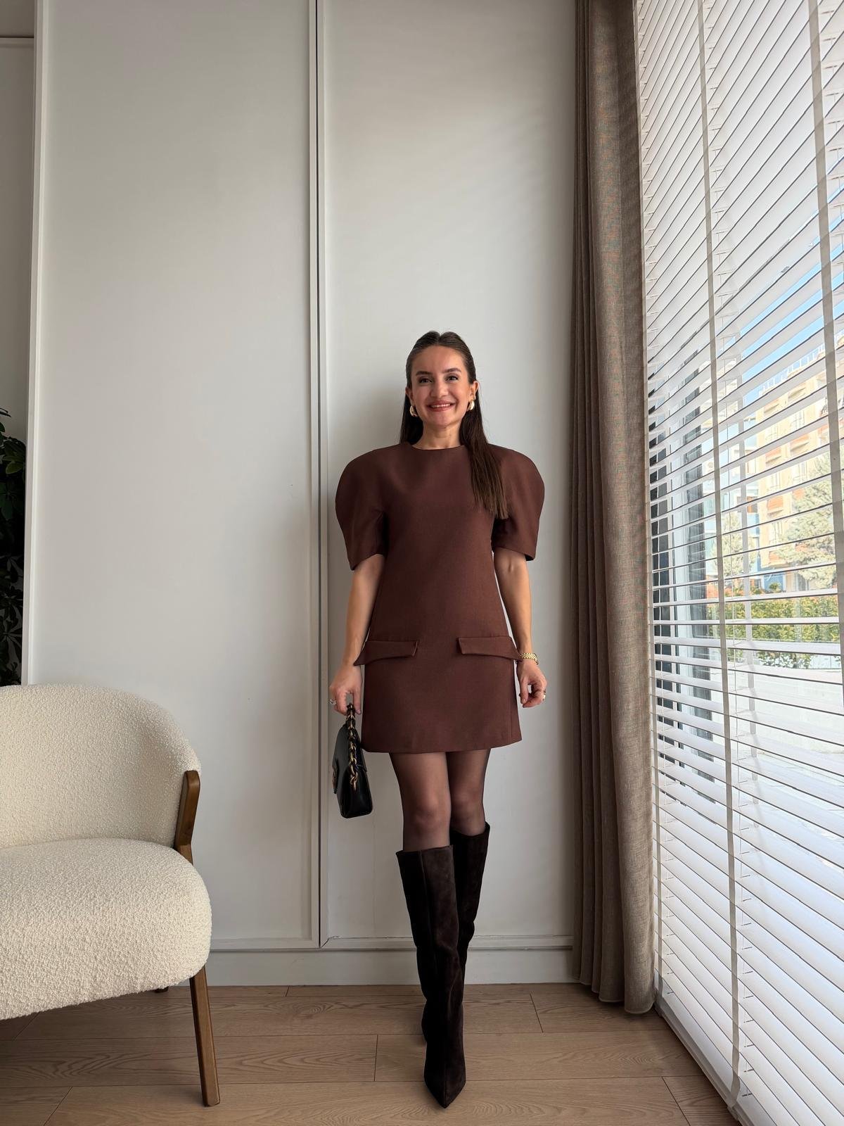 Kahve rengi Vatkalı Cep Detaylı Mini Boy Elbise 5234