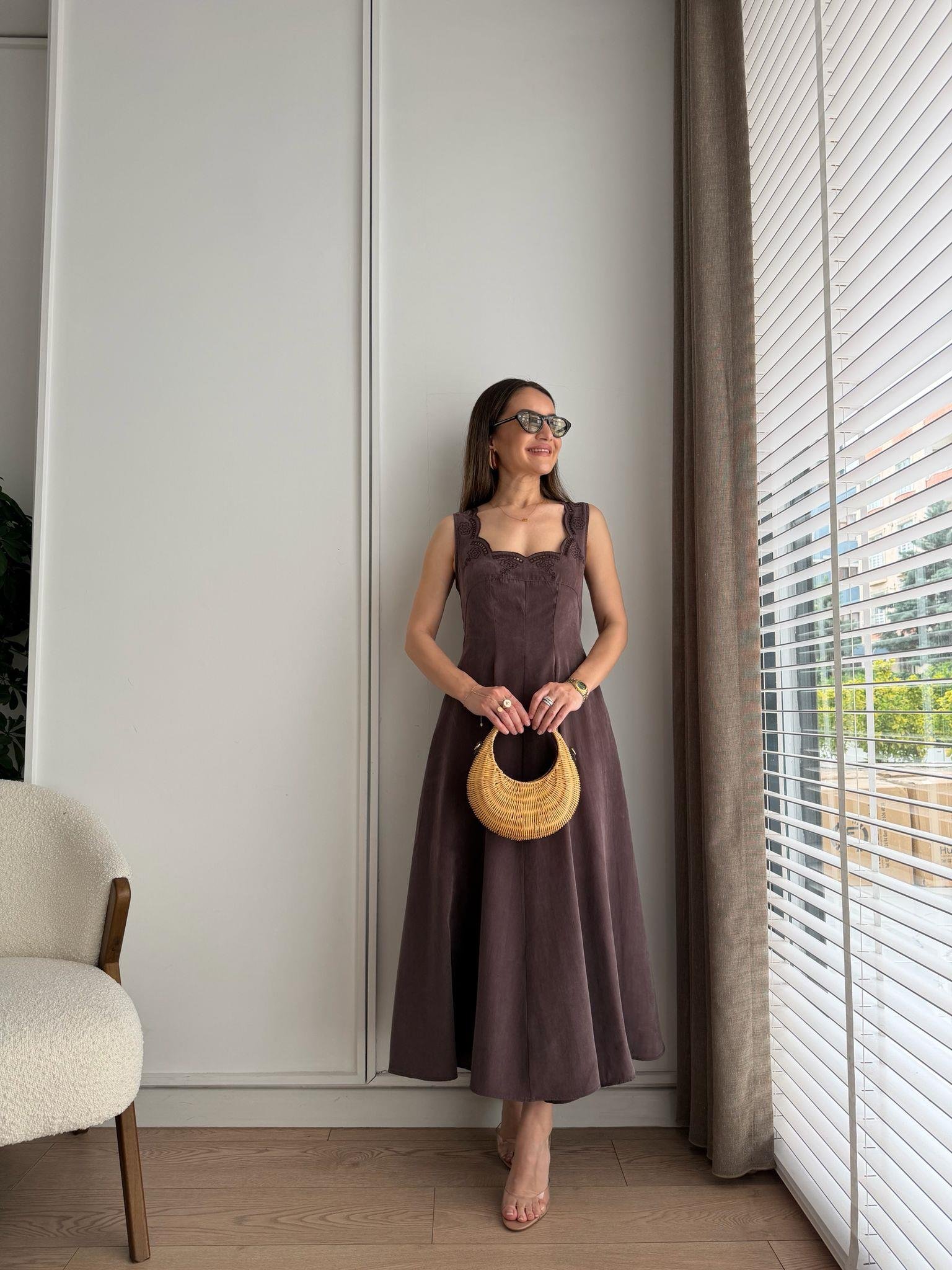Kahve rengi Yaka Detaylı Tensel Elbise 0365