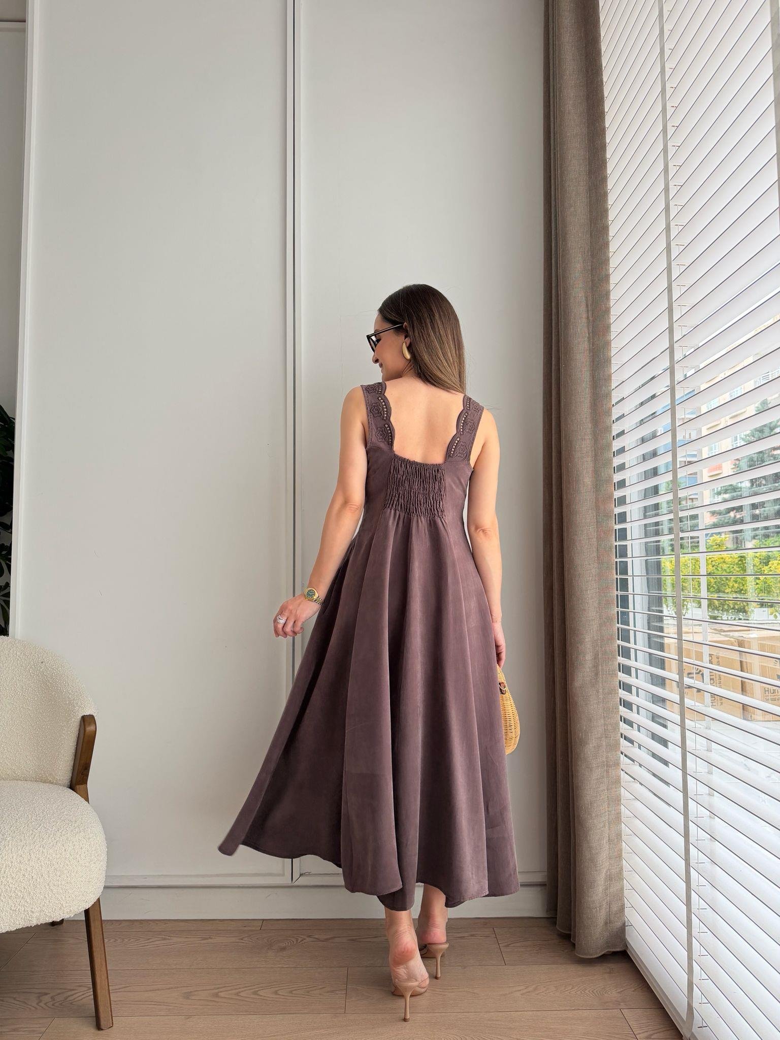 Kahve rengi Yaka Detaylı Tensel Elbise 0365