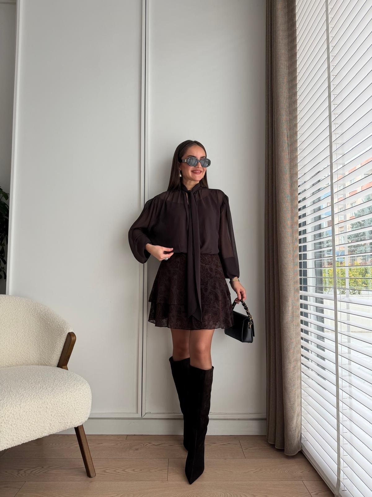 Kahve rengi Yakası Bağlamalı Desenli Mini Elbise 35526