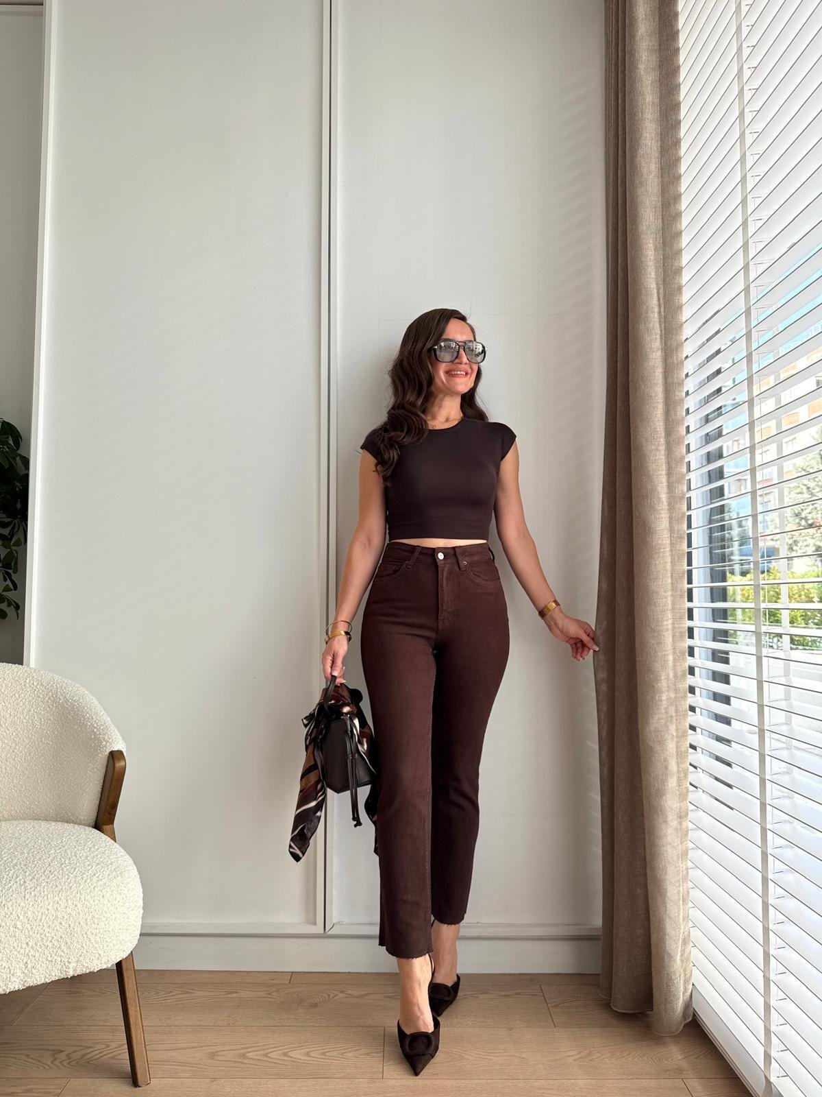 Kahve rengi Yüksek Bel Full Likralı Paçası Kesik Mom Jean 0764