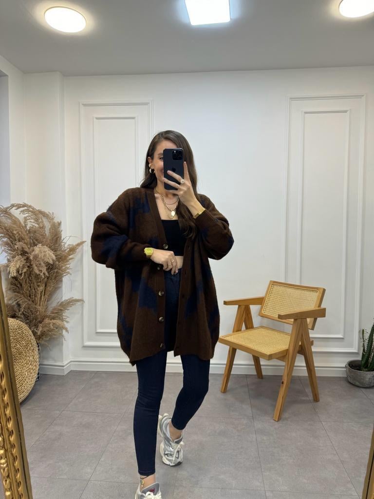 Kahverengi Lacivert Desenli Önü Düğmeli Yumoş Hırka 231049