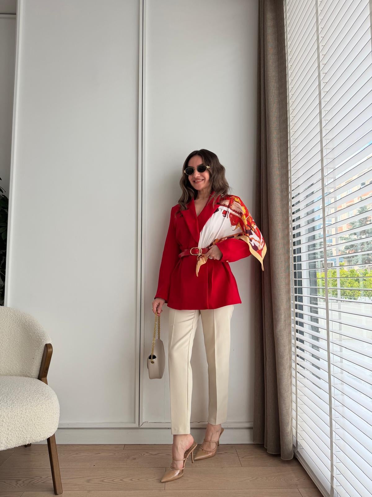 Kırmızı Kemerli Fular Detaylı Blazer Ceket 6337