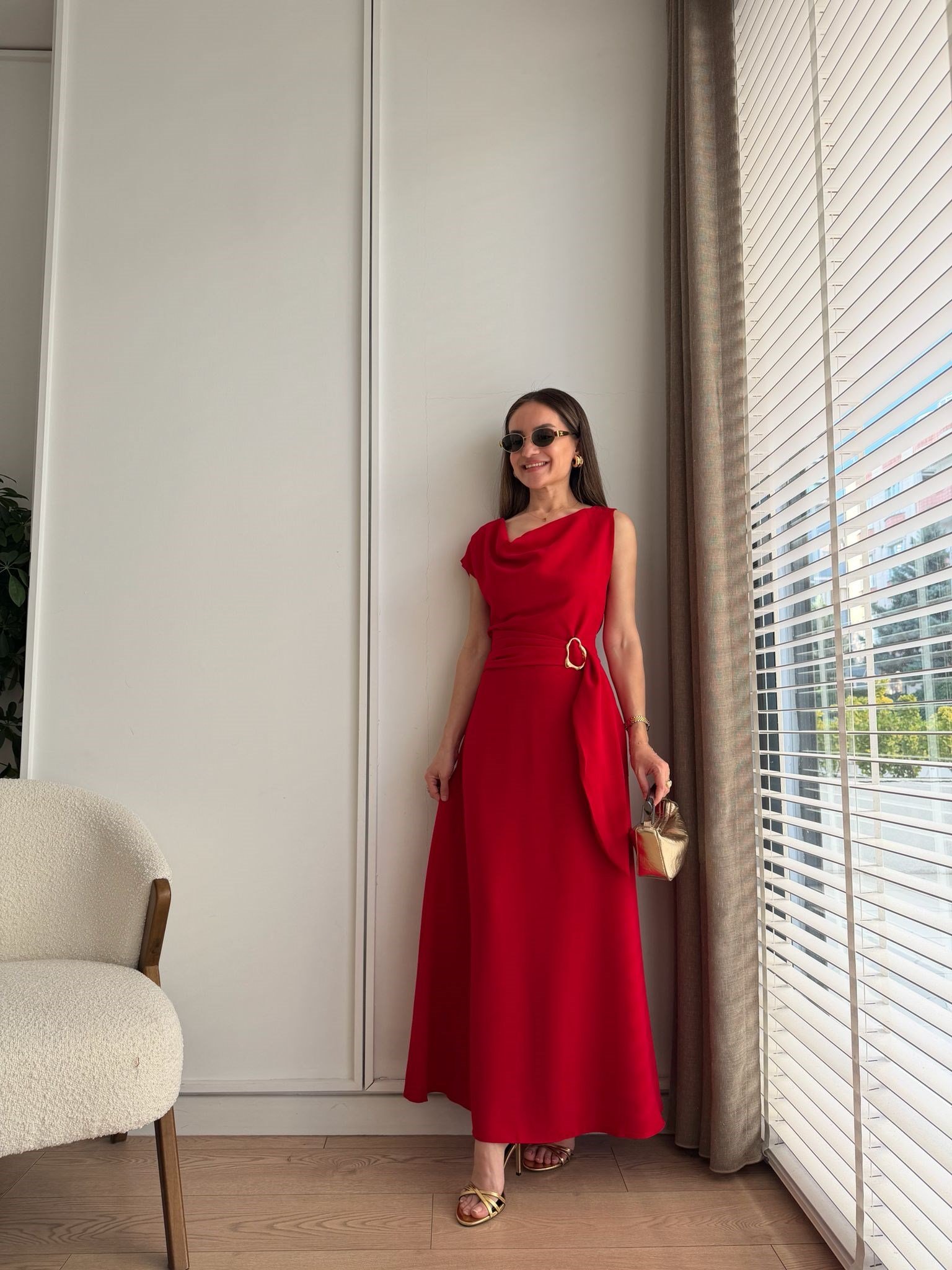 Kırmızı Yaka Detaylı Kuşaklı Elbise 3978