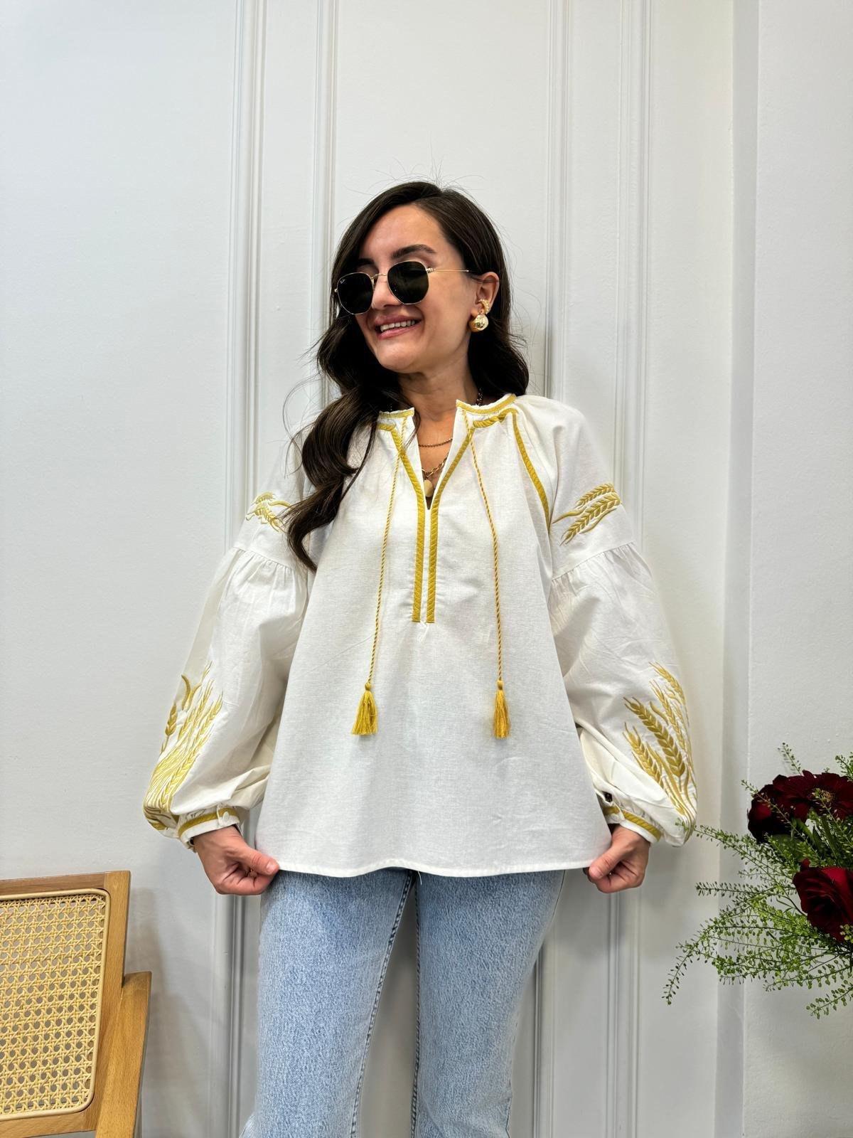 Krem Gold Nakış İşlemeli Bluz 4354