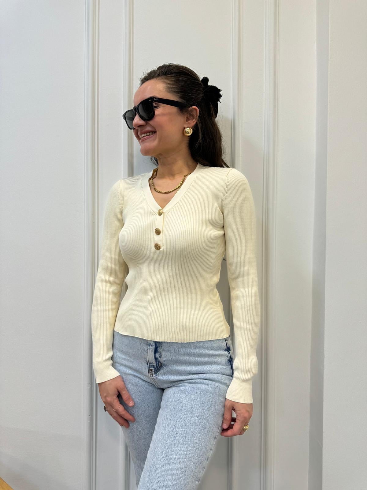 Krem V Yaka Gold Düğme Detaylı Fitilli Triko Bluz 4144
