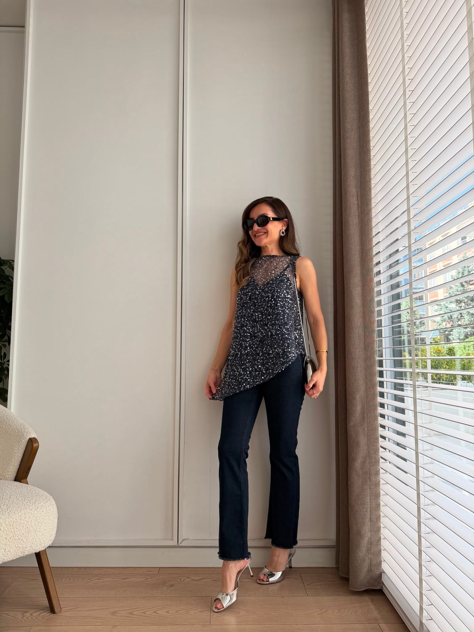 Lacivert Asimetrik Kesim Atletli File Detaylı Pullu Bluz 0087