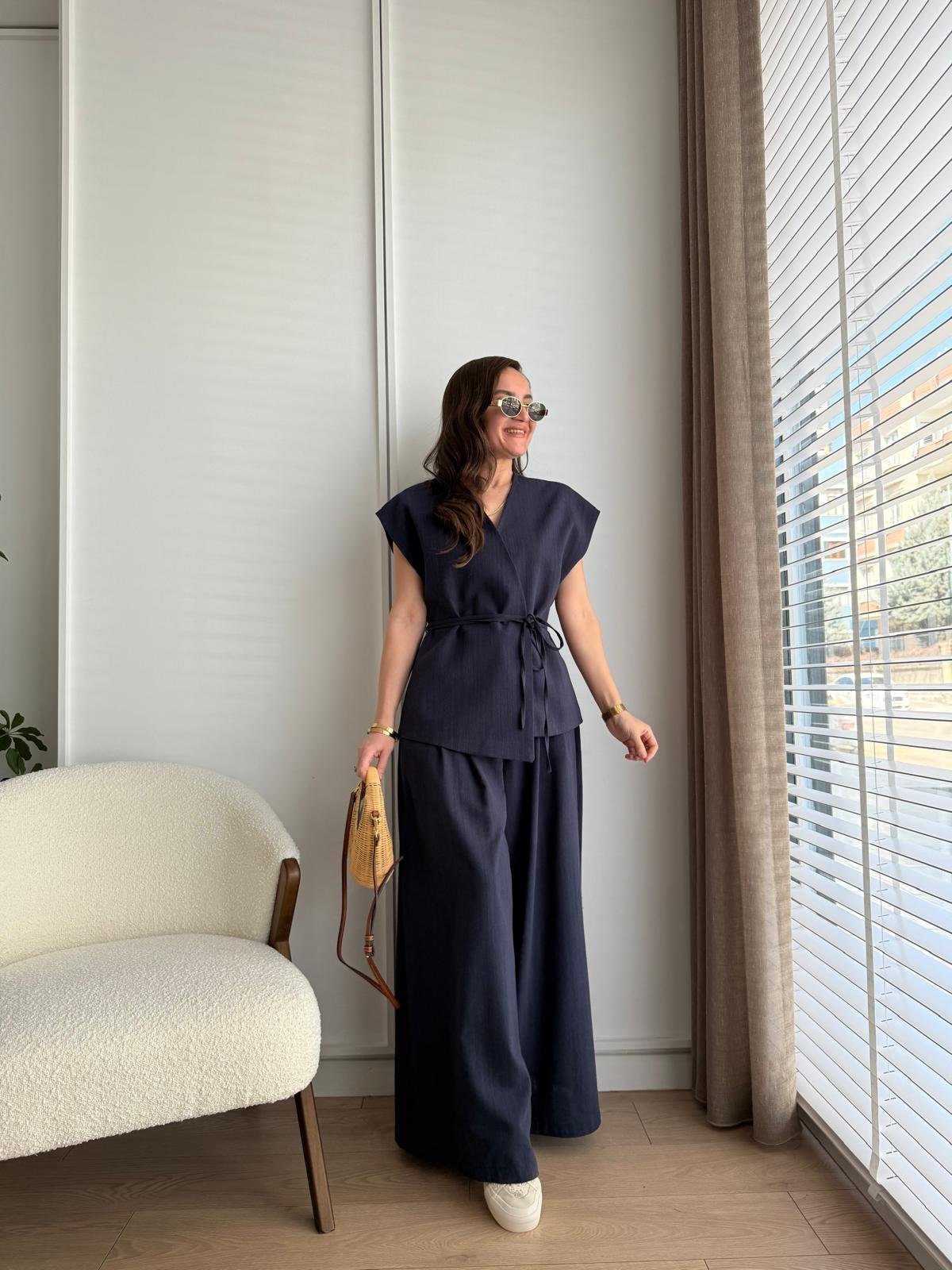 Lacivert Asimetrik Yelek Geniş Paça Pantolon Takım 8591