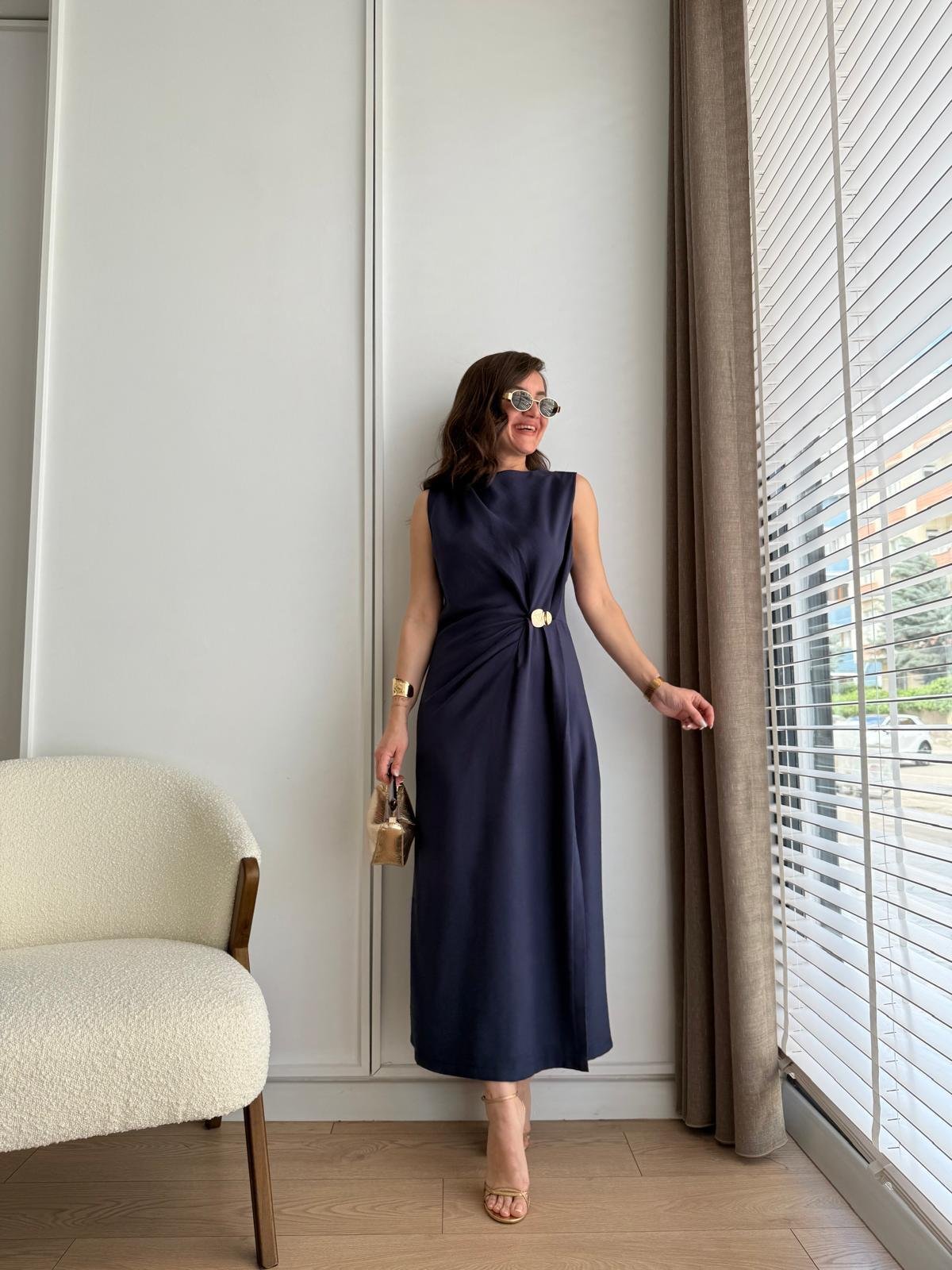 Lacivert Bel Toka Detaylı Yırtmaçlı Elbise 2264