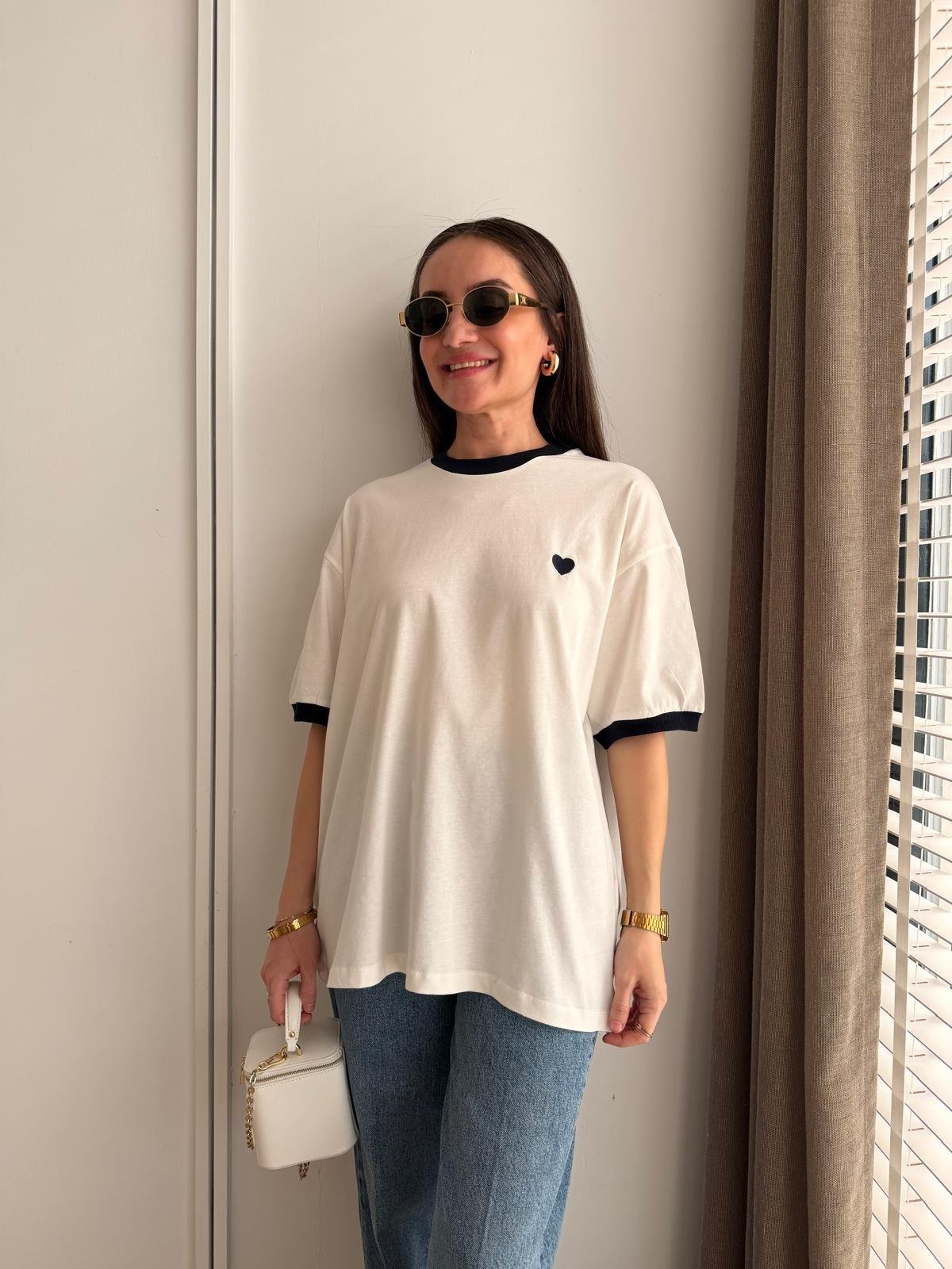 Lacivert Bisiklet Yaka Kalp Nakışlı Tshirt 22963