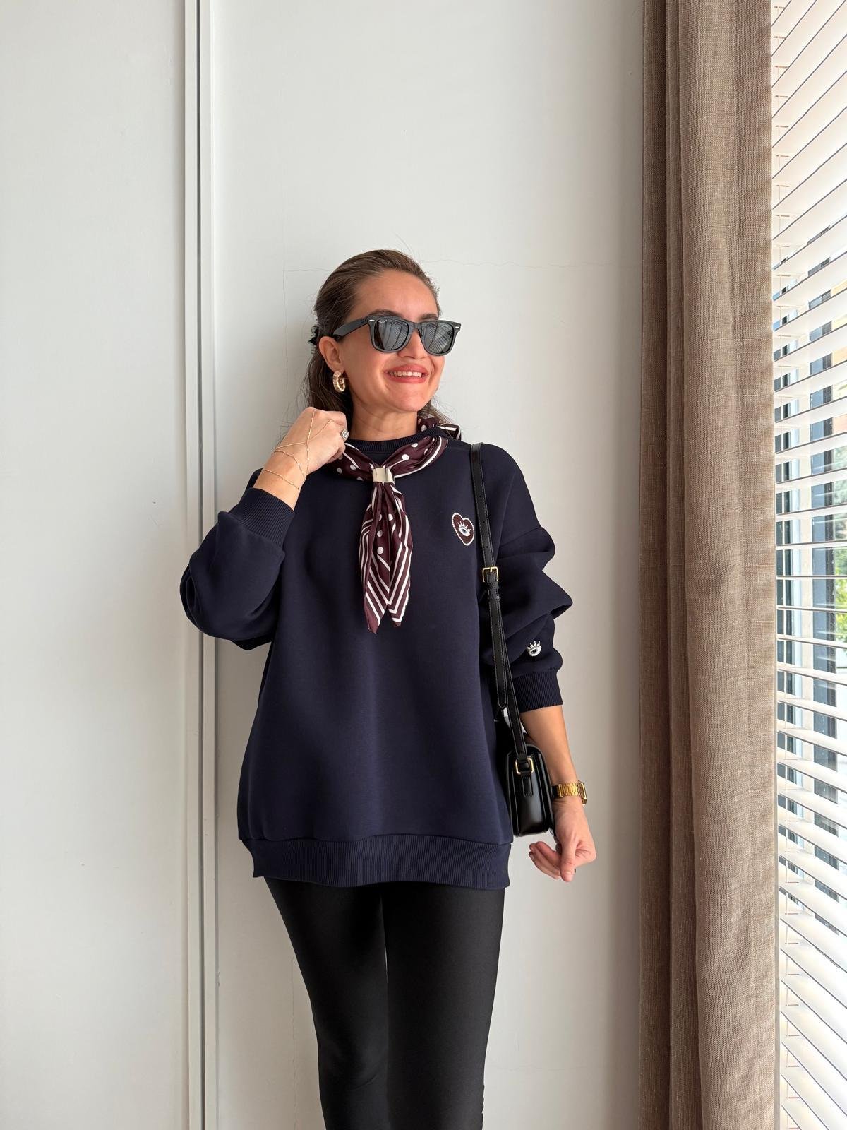 Lacivert Fular Detaylı Üç İplik Tasarım Sweatshirt 1083