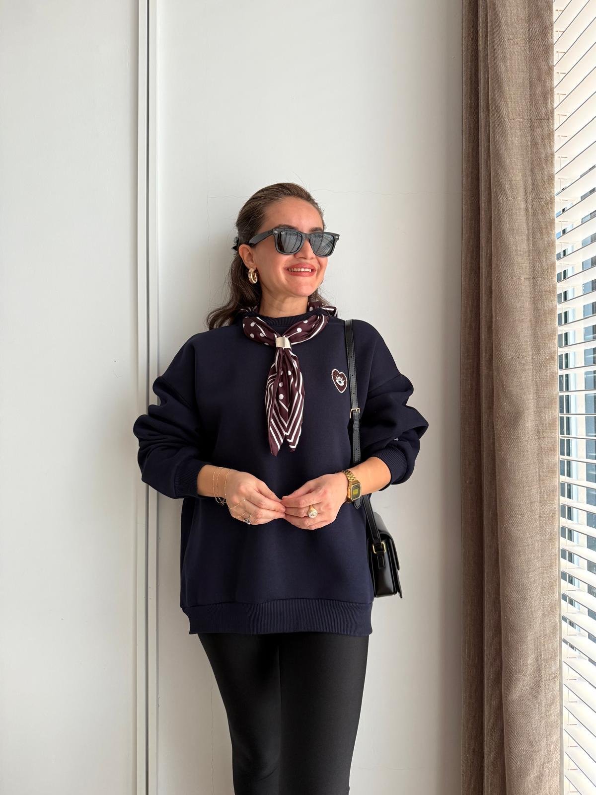 Lacivert Fular Detaylı Üç İplik Tasarım Sweatshirt 1083