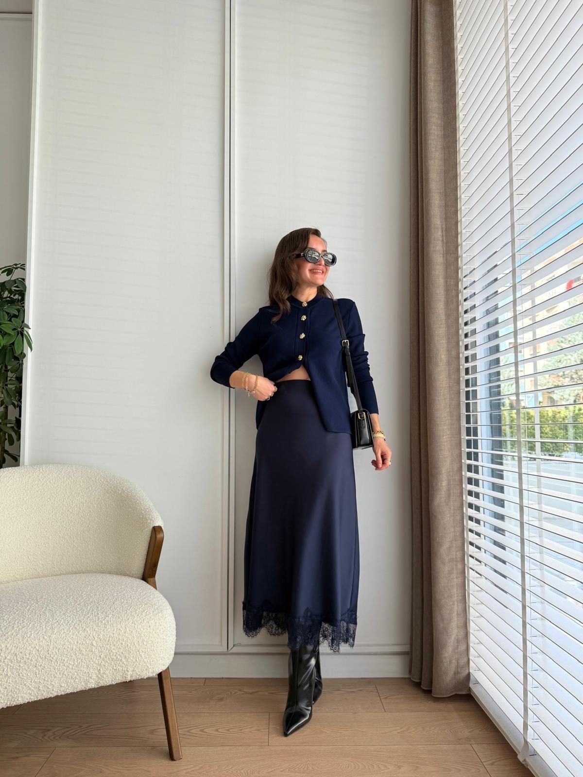 Lacivert Güpür Detaylı Saten Etek 580547