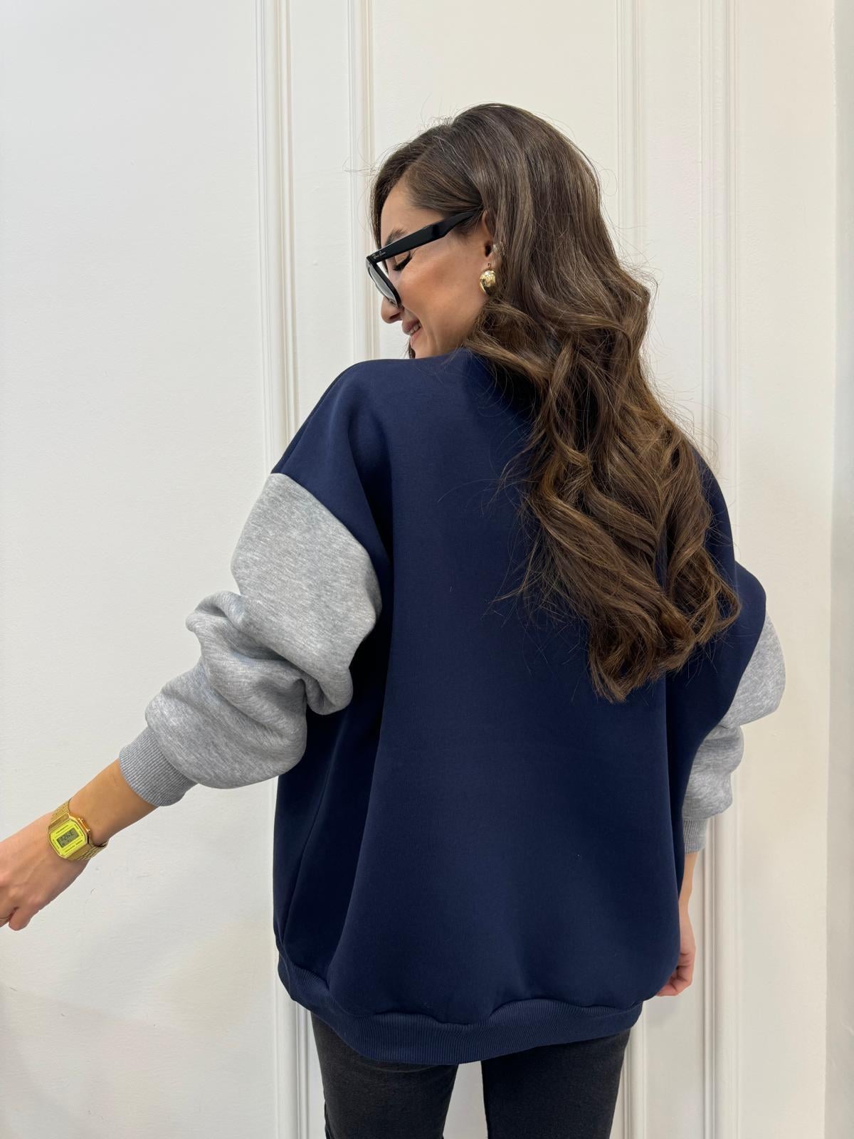 Lacivert Harf İşlemeli Renkli Kol Sweat 580703