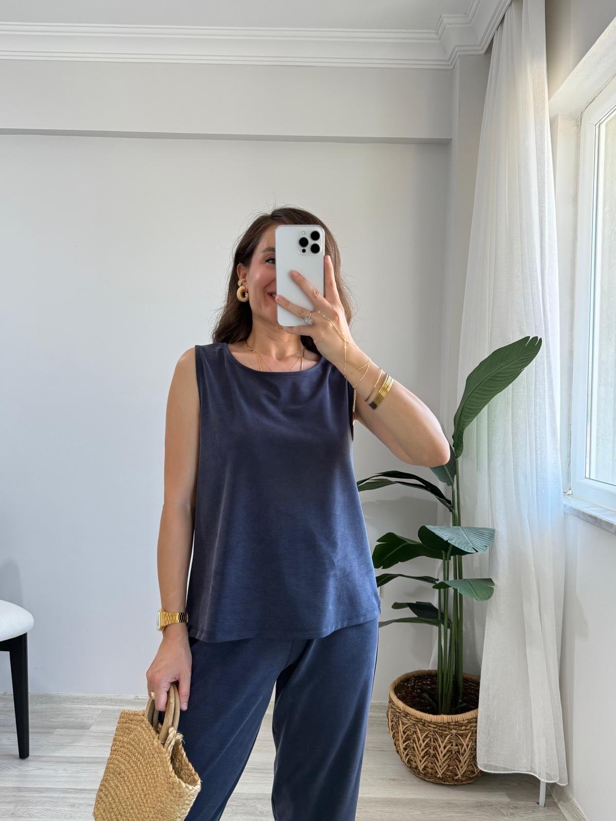Lacivert Sıfır Kol Bluz Pantolon Takım 4747