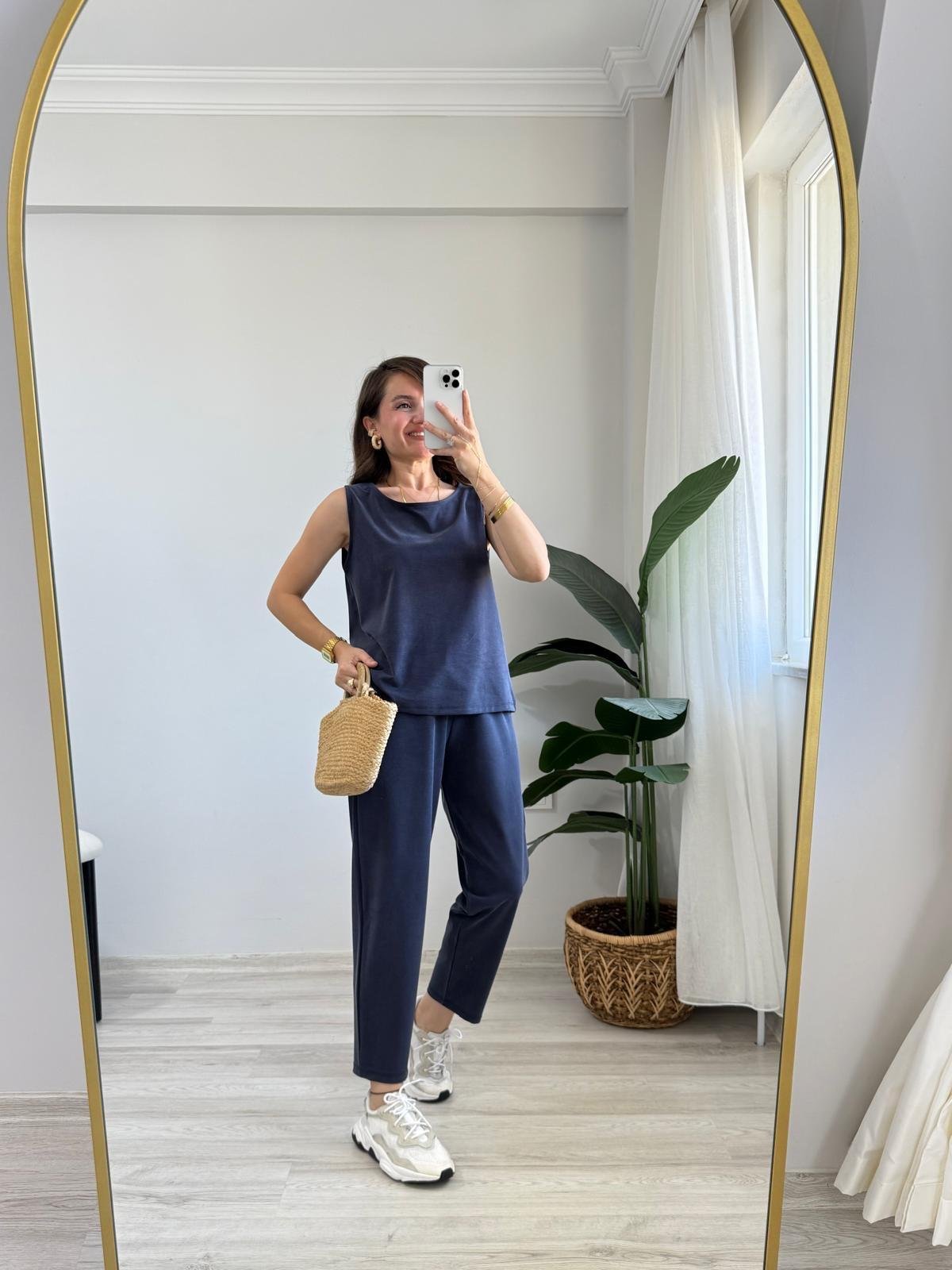 Lacivert Sıfır Kol Bluz Pantolon Takım 4747