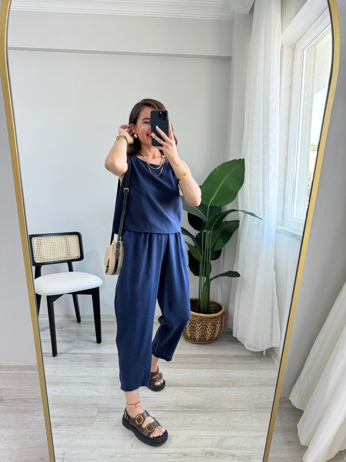 Lacivert Sıfır Kol Bluz Pantolon Takım 3089