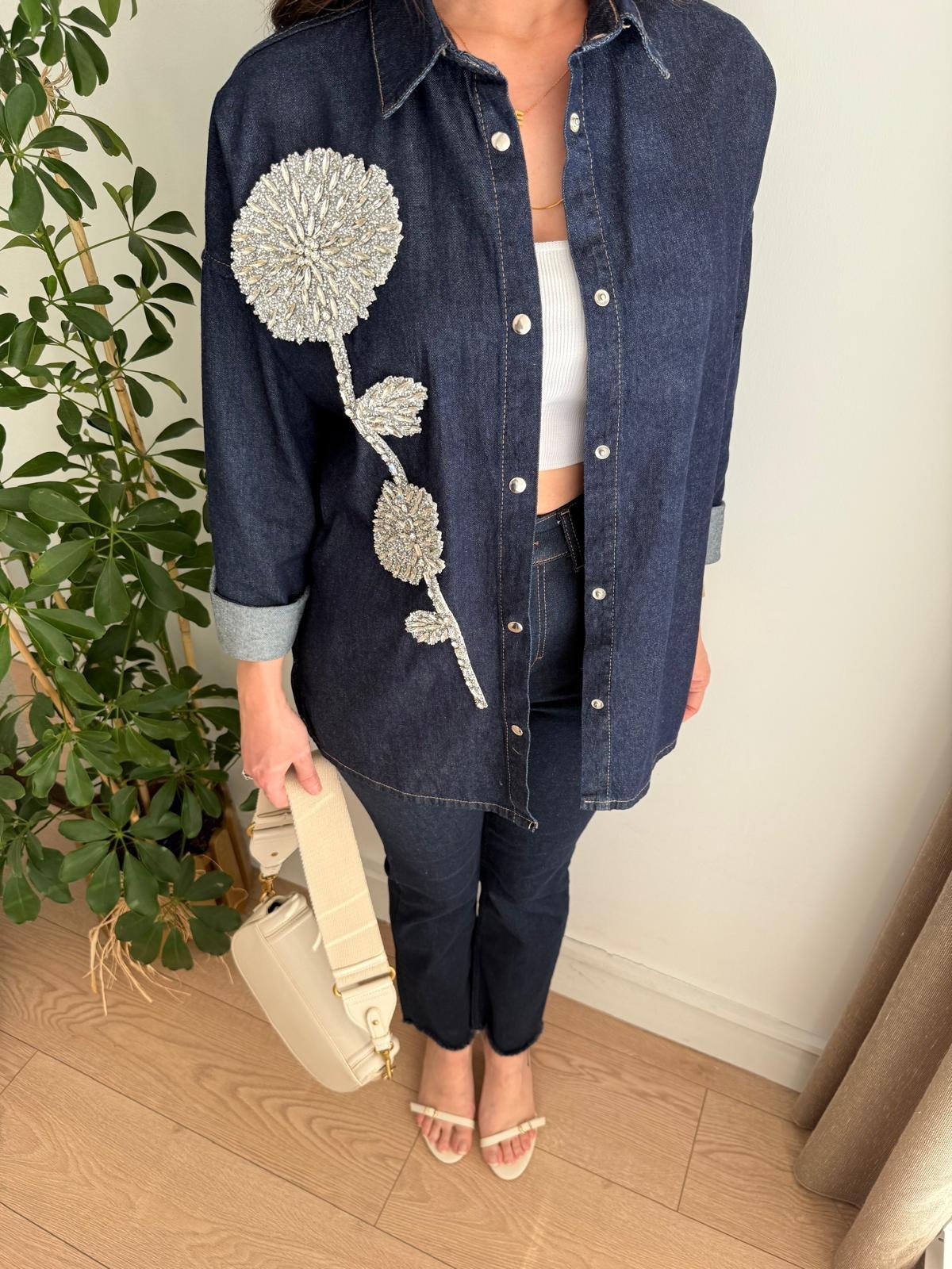 Lacivert Taş İşleme Detaylı Çıtçıt Düğmeli Denim Gömlek 82164