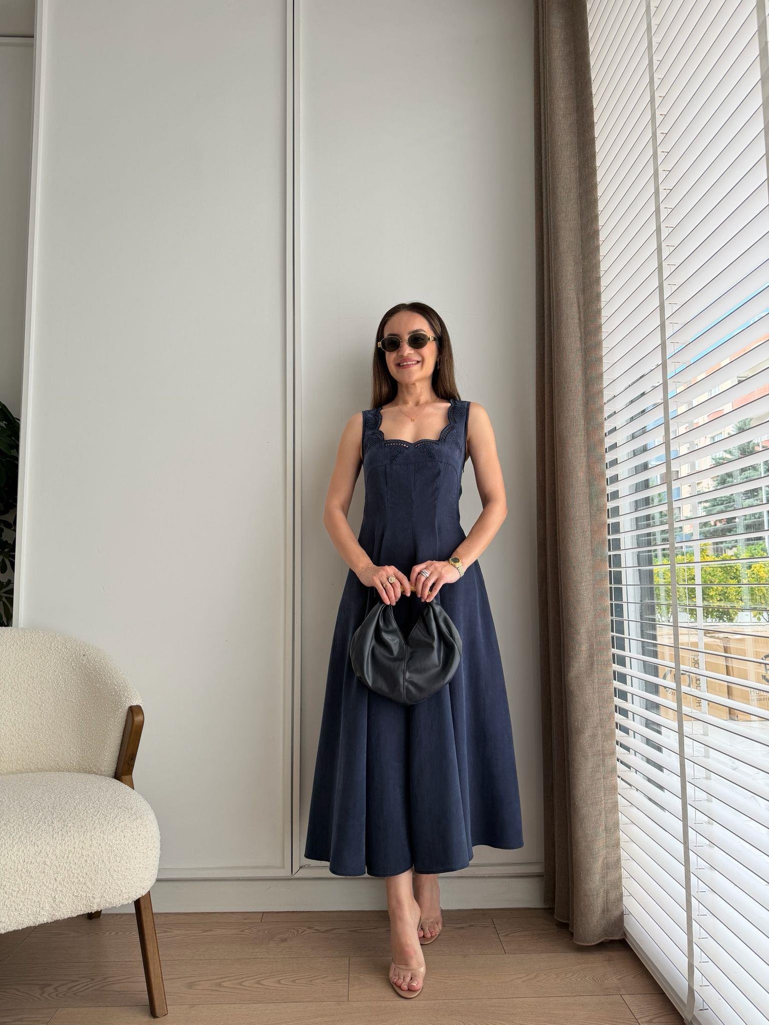 Lacivert Yaka Detaylı Tensel Elbise 0365